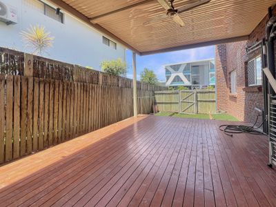 3 / 2 Zahel Street, Carina