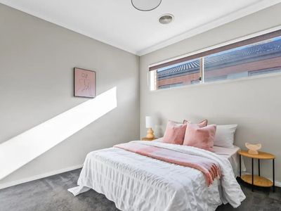 10 Lochinver Street, Wollert