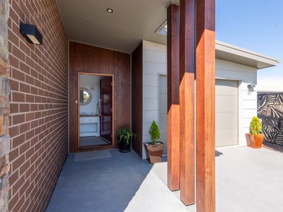 21 Dolphin Crescent, Eden