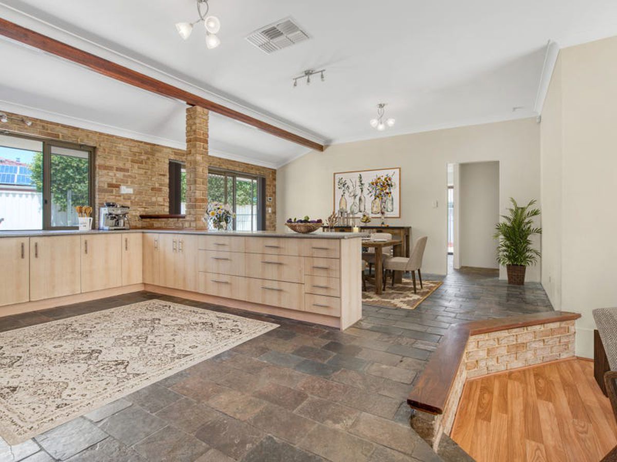 33 Redheart Drive, Thornlie