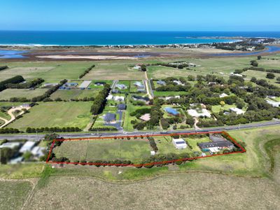 240 PRINCES HIGHWAY, Port Fairy