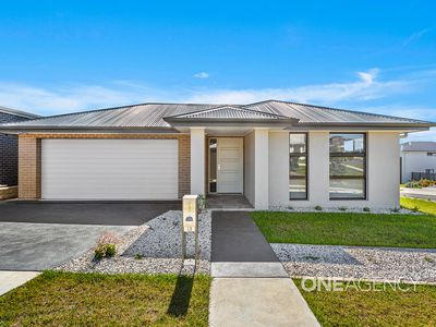 13 Dairyman Place, Calderwood