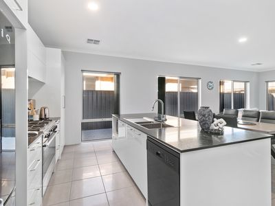 62 Lockhart Crescent, South Guildford