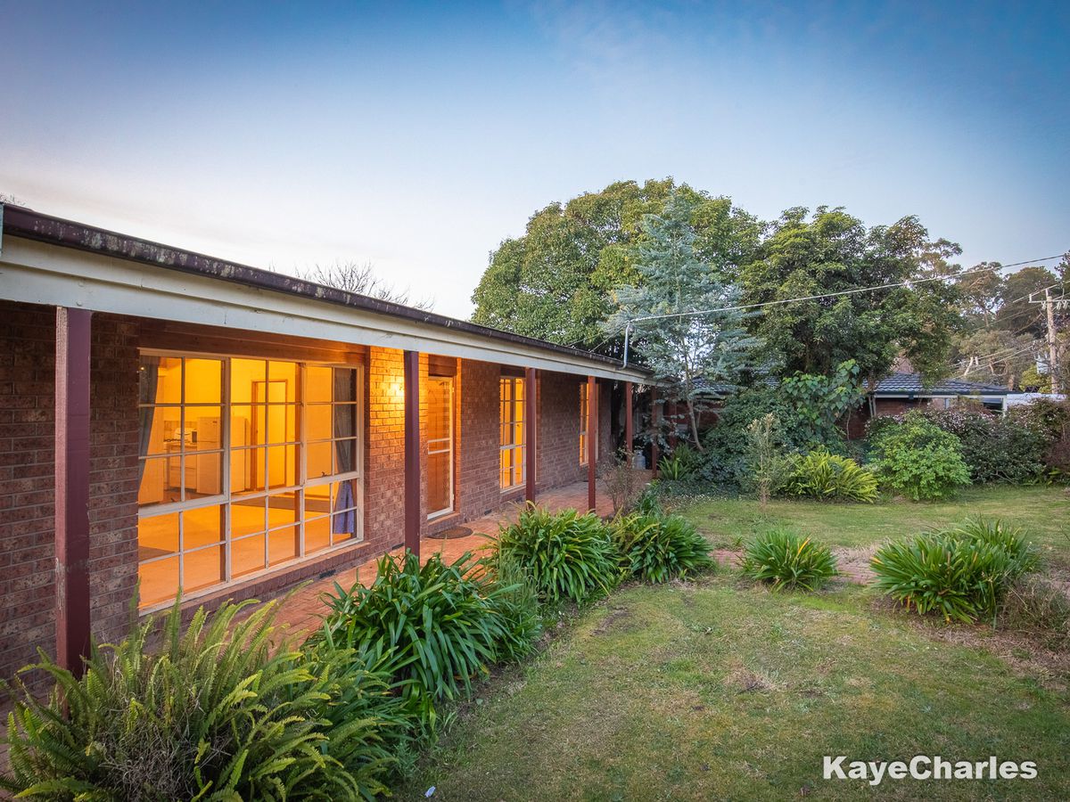 63 Beaconsfield-Emerald Road, Beaconsfield Upper