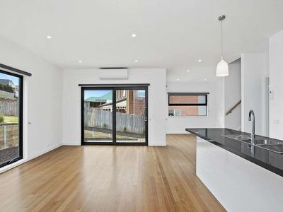 1 / 6 Lansbury Crescent, Highton