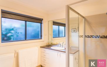 4 Castle Court, Beaconsfield