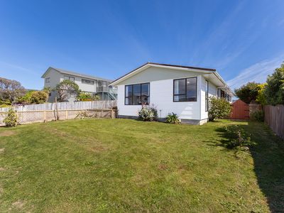 11 Atua Street, Waikanae Beach