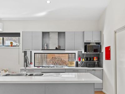 12 Peck Terrace, Williams Landing