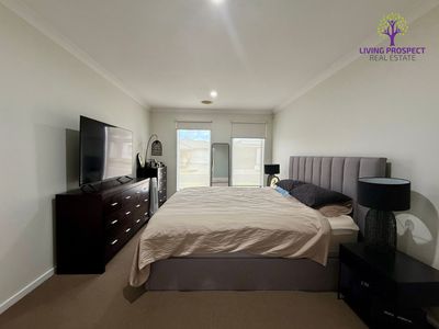 101 Tristania Drive, Point Cook