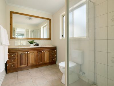 16 Parkers Lane, Woodend