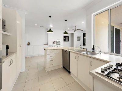 19 Rose Ash Crescent, Noosaville