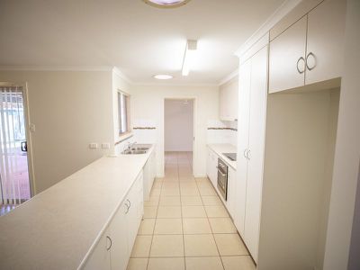 50 Giles Avenue, Newman