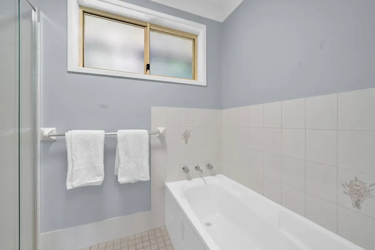 5 White Swan Avenue, Blue Haven