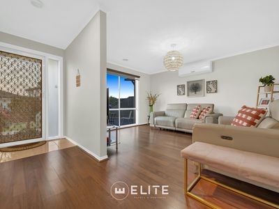 15 Nandaly Place, Cranbourne West