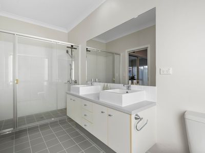 14 Torrens Crescent, Wakerley
