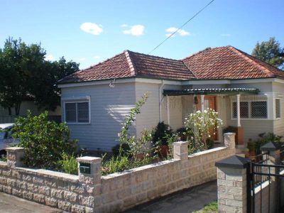 2 Dennis STREET, Lakemba