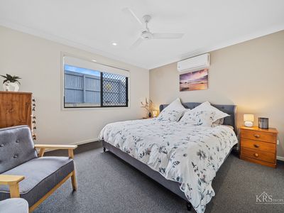27 Dalby Street, Holmview