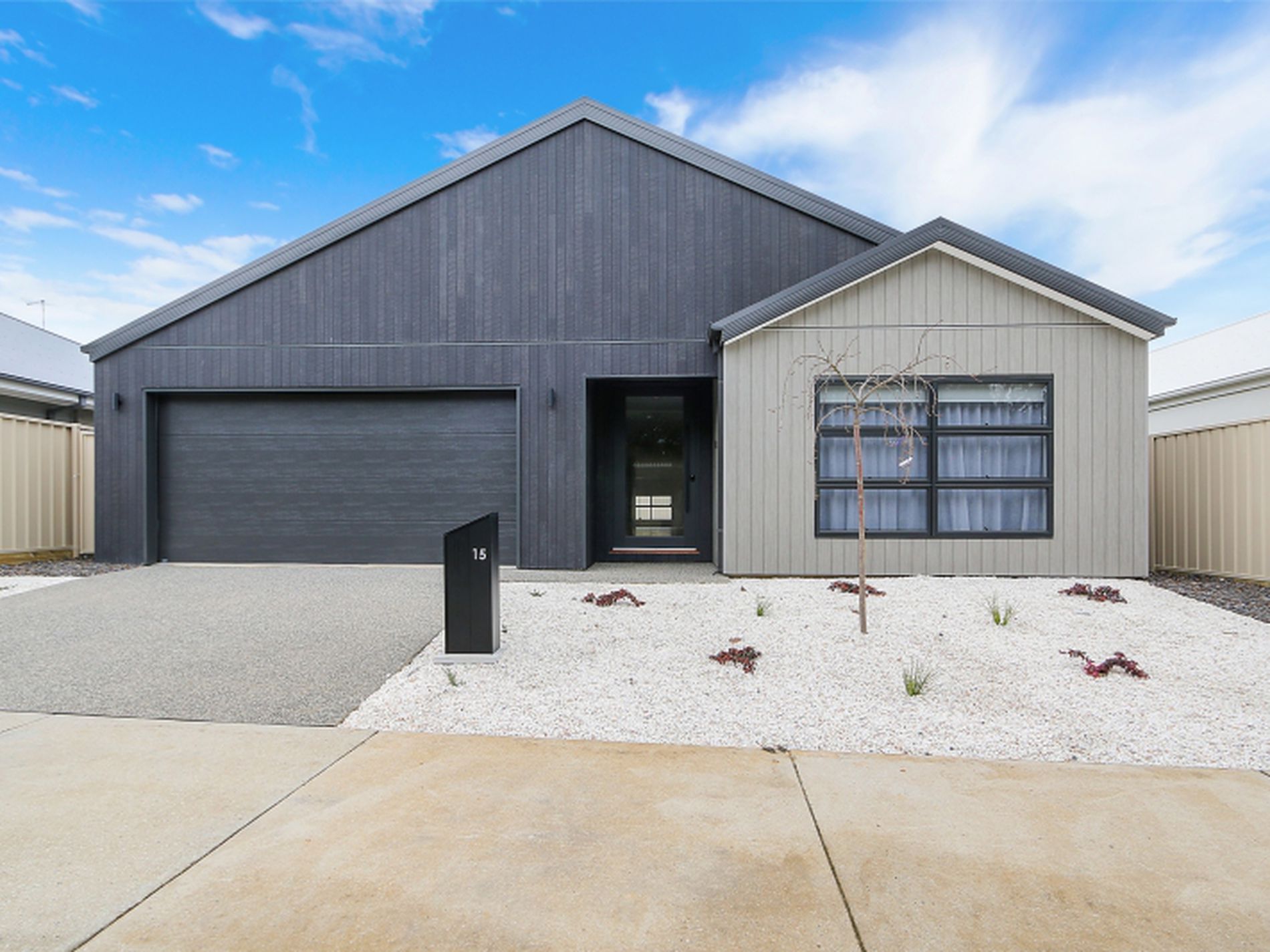 15 AXFORD BOULEVARD, Wodonga