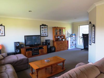 6 Goondooloo Drive, Ocean Shores