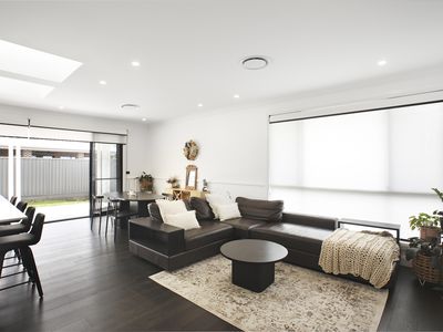 6 Bristlebird Drive, Calderwood
