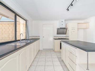 31 Chipperton Road, Bertram