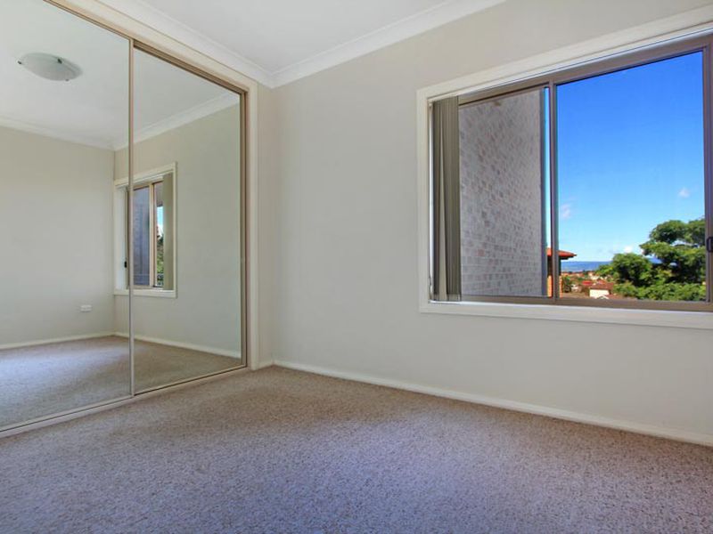 2 / 13 Melinda Grove, Lake Heights