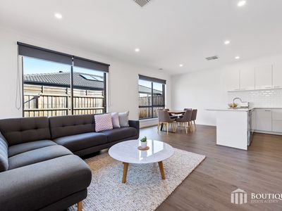 4 Aquatic Drive, Cranbourne West