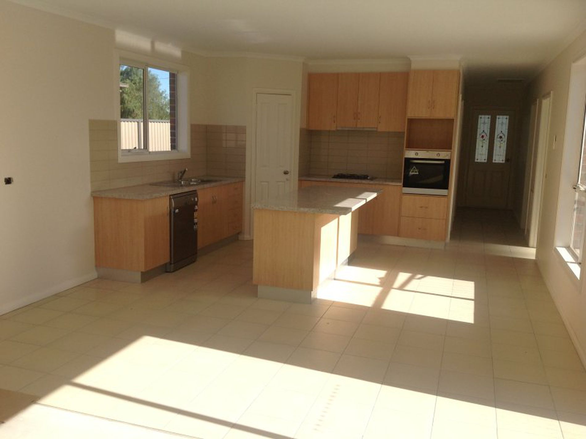 16A Forest Road North, Lara