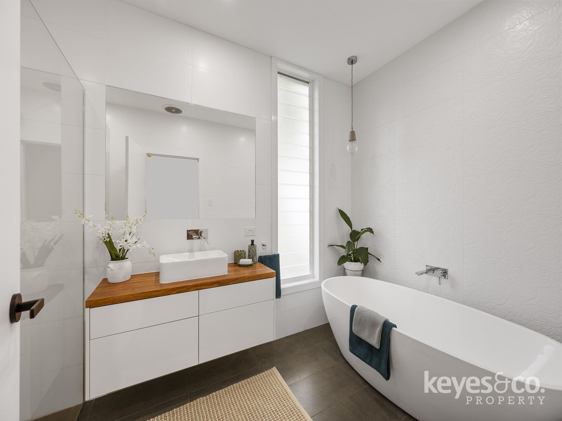 28 Townsend Street, Mysterton