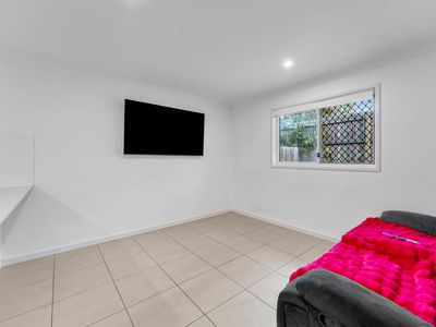 10 / 17 Bruce Lane, Camira