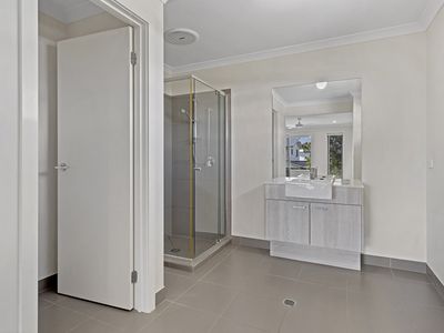 56 Obrist Place, Rochedale