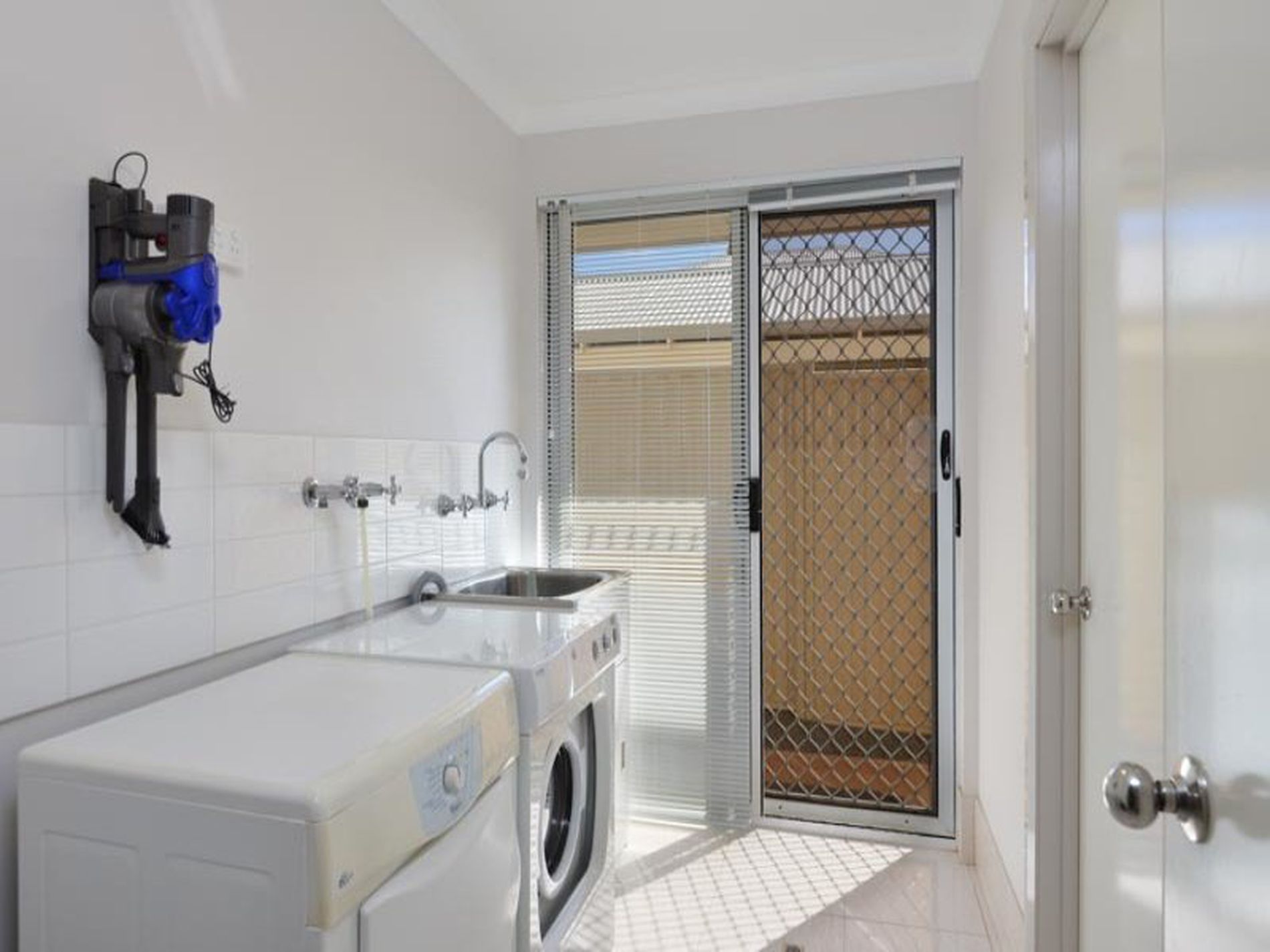 9 Sanders Close, Somerville