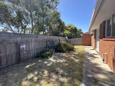 1 / 8 Galaxy Court, Whittington