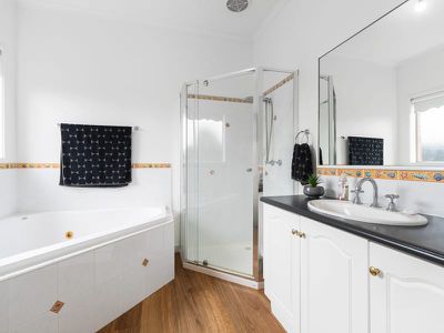 4 Palagia Court, Somerville