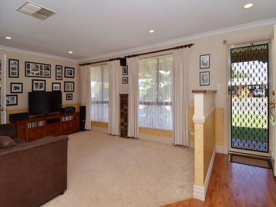 12 Holroyd Way, Boulder