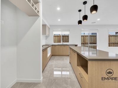16 Sandalwood Crescent, Clyde North