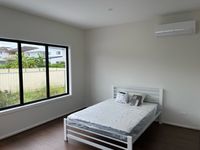 room 2 / 519 Warrigal Road, Eight Mile Plains