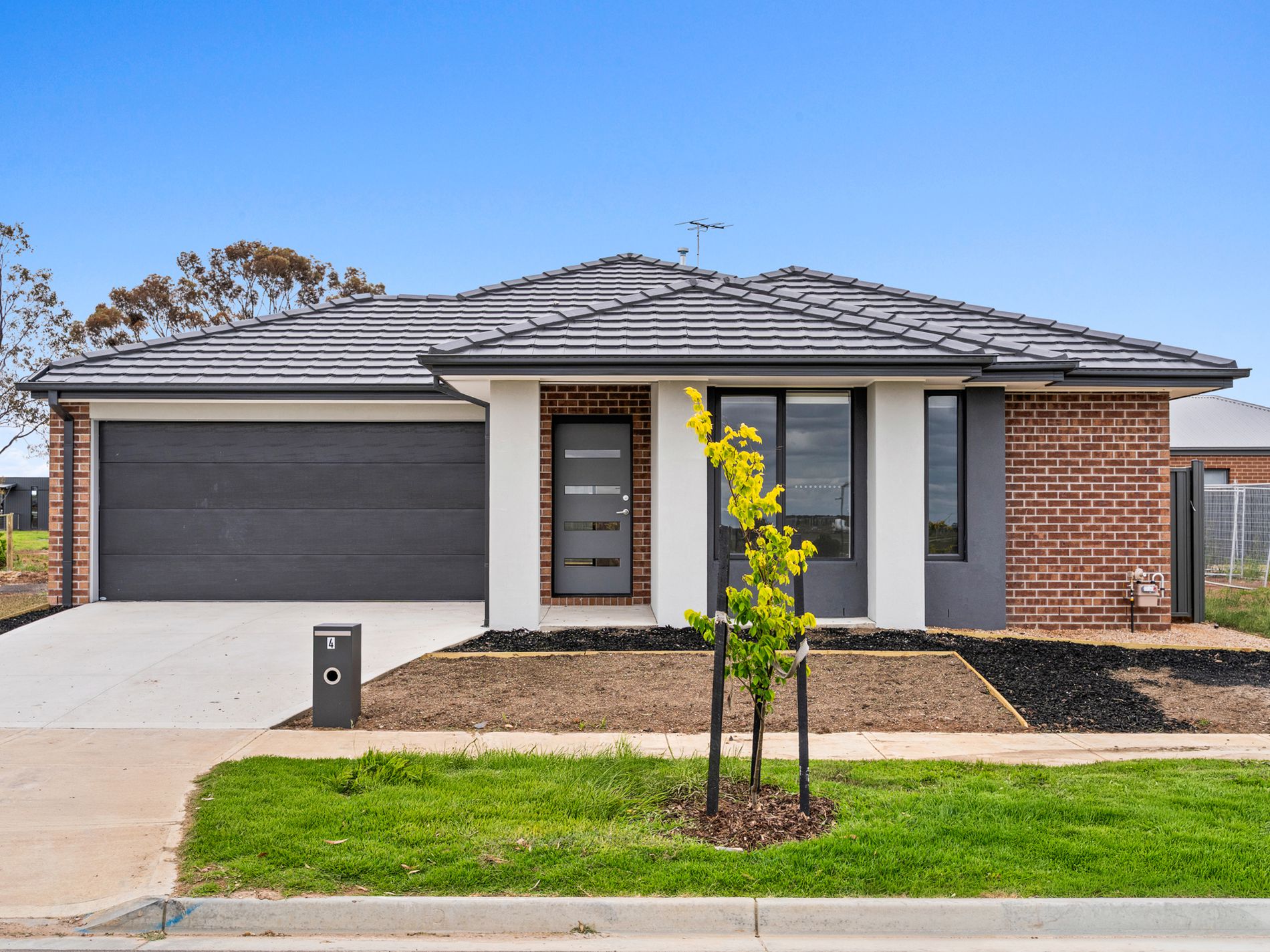 4 Portulaca Avenue, Manor Lakes