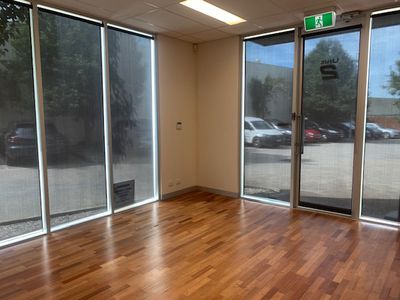 2 / 10 Akuna Drive, Williamstown