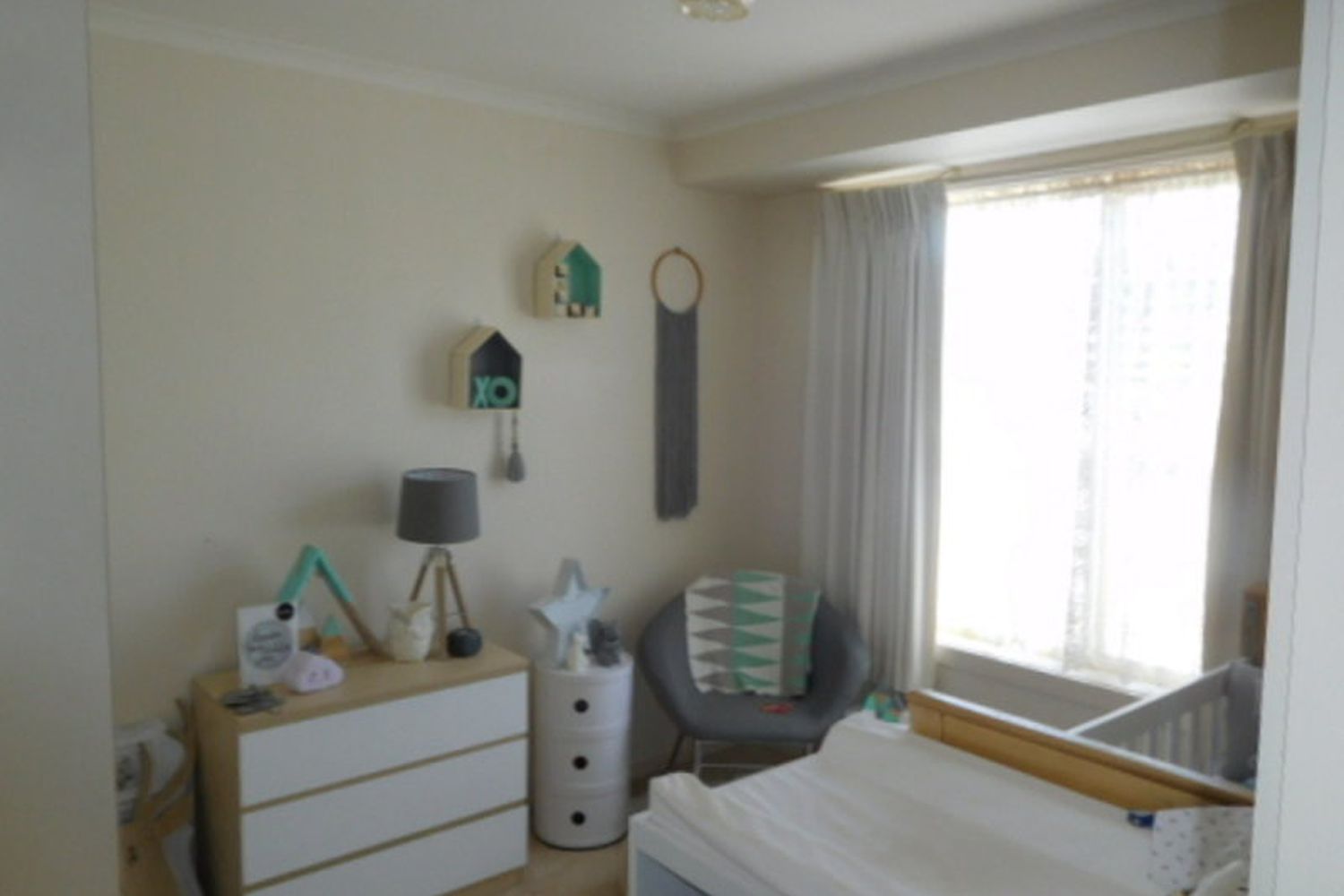 19 Decastella Drive, Horsham