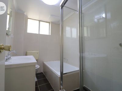 2 / 46 Meadow Crescent, Meadowbank