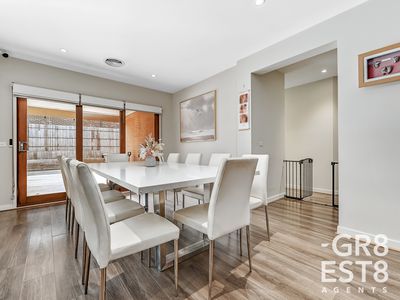 4 Harper Crescent, Cranbourne West