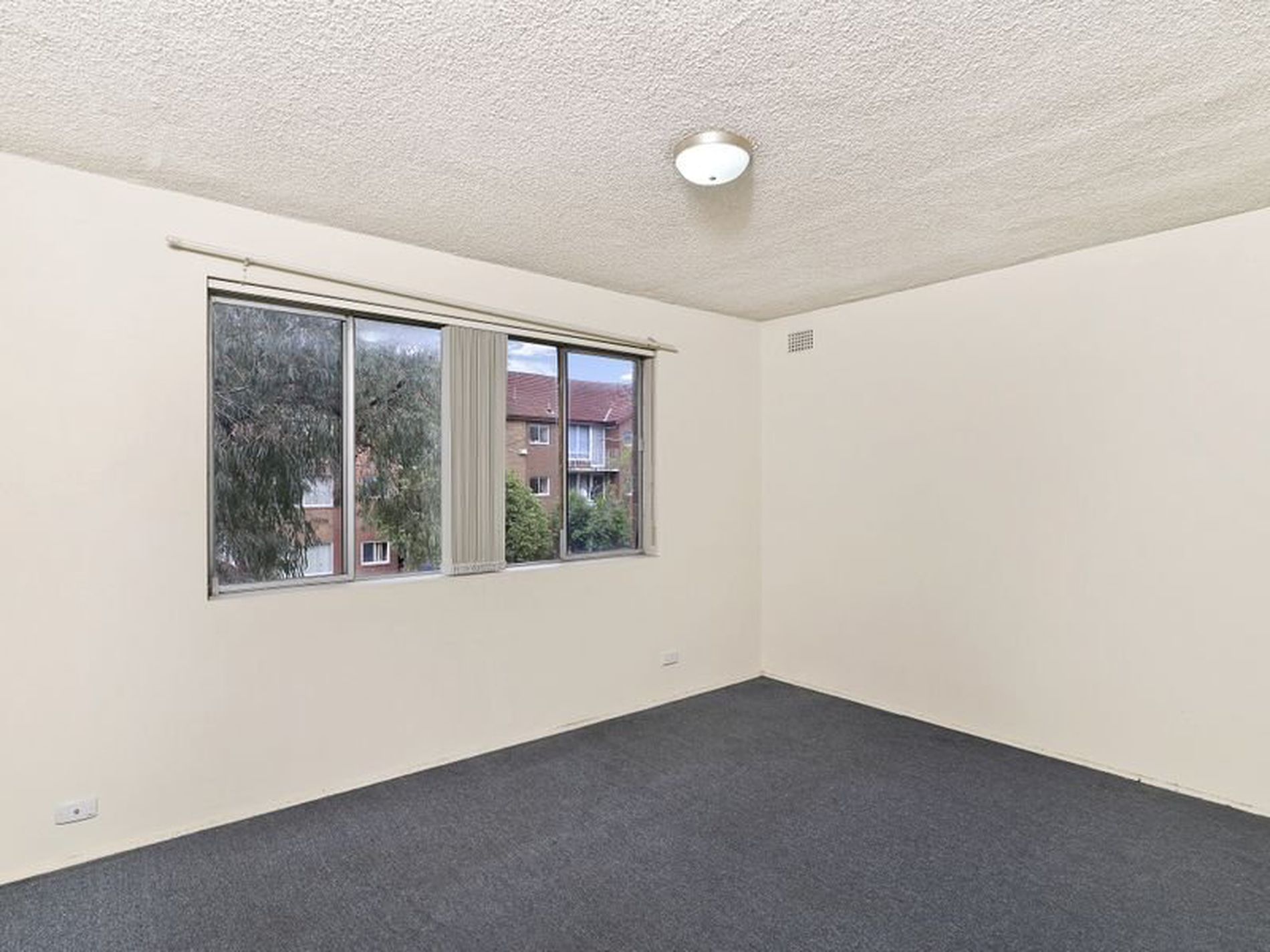 6 / 84 Mascot Drive, Eastlakes