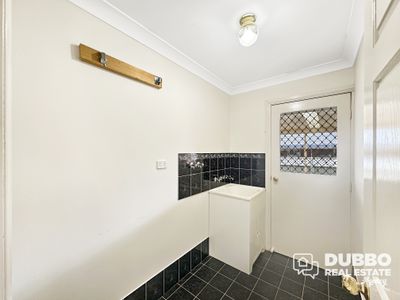 3 Carling Court, Dubbo
