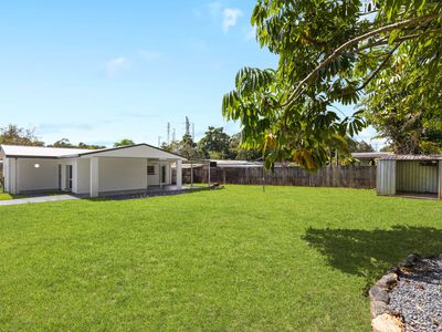 25 Hollywood Boulevard, White Rock