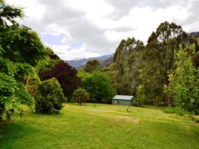 131 Simmonds Creek Road , Tawonga South