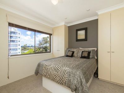 6  250 Marine Parade, Labrador