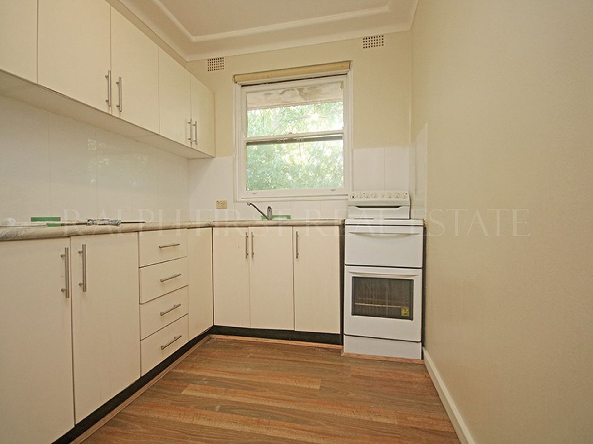 8 / 32 Hampden Road, Lakemba