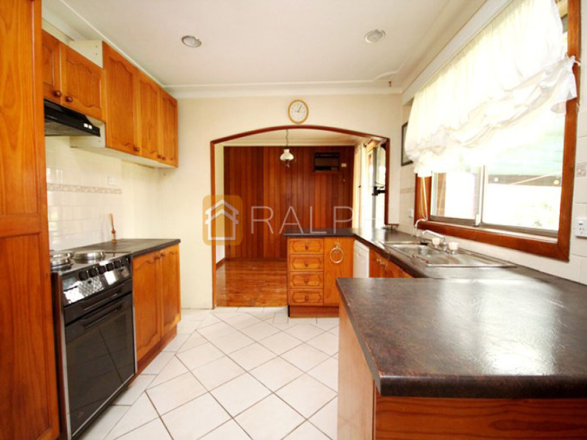 13 Surrey Avenue, Georges Hall