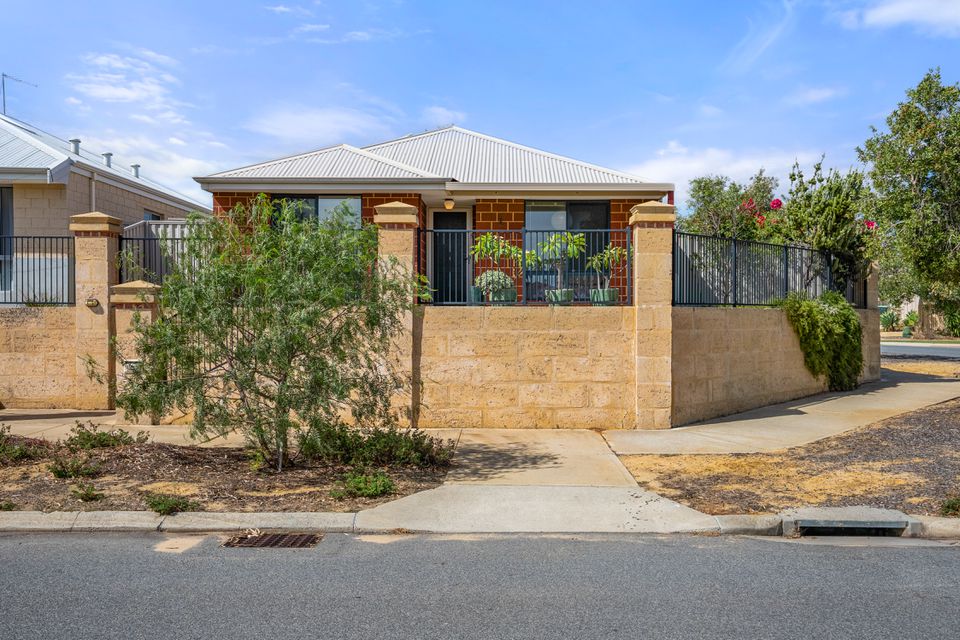 2 PENDRAGON LANE, Baldivis